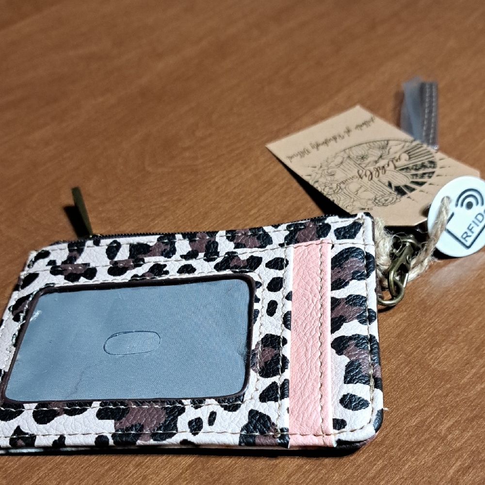 FLASH SALE Catchfly Studio Leopard Print Card Holder with Pink Accent